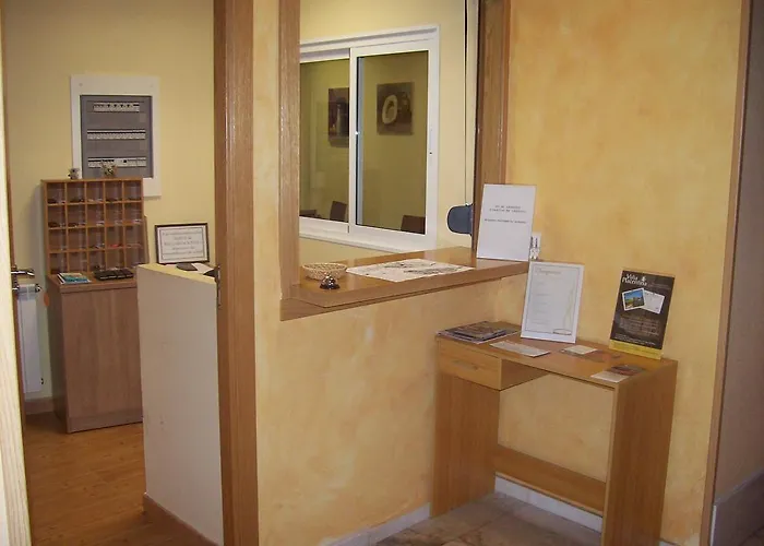 Muralla Πανσιόν Plasencia